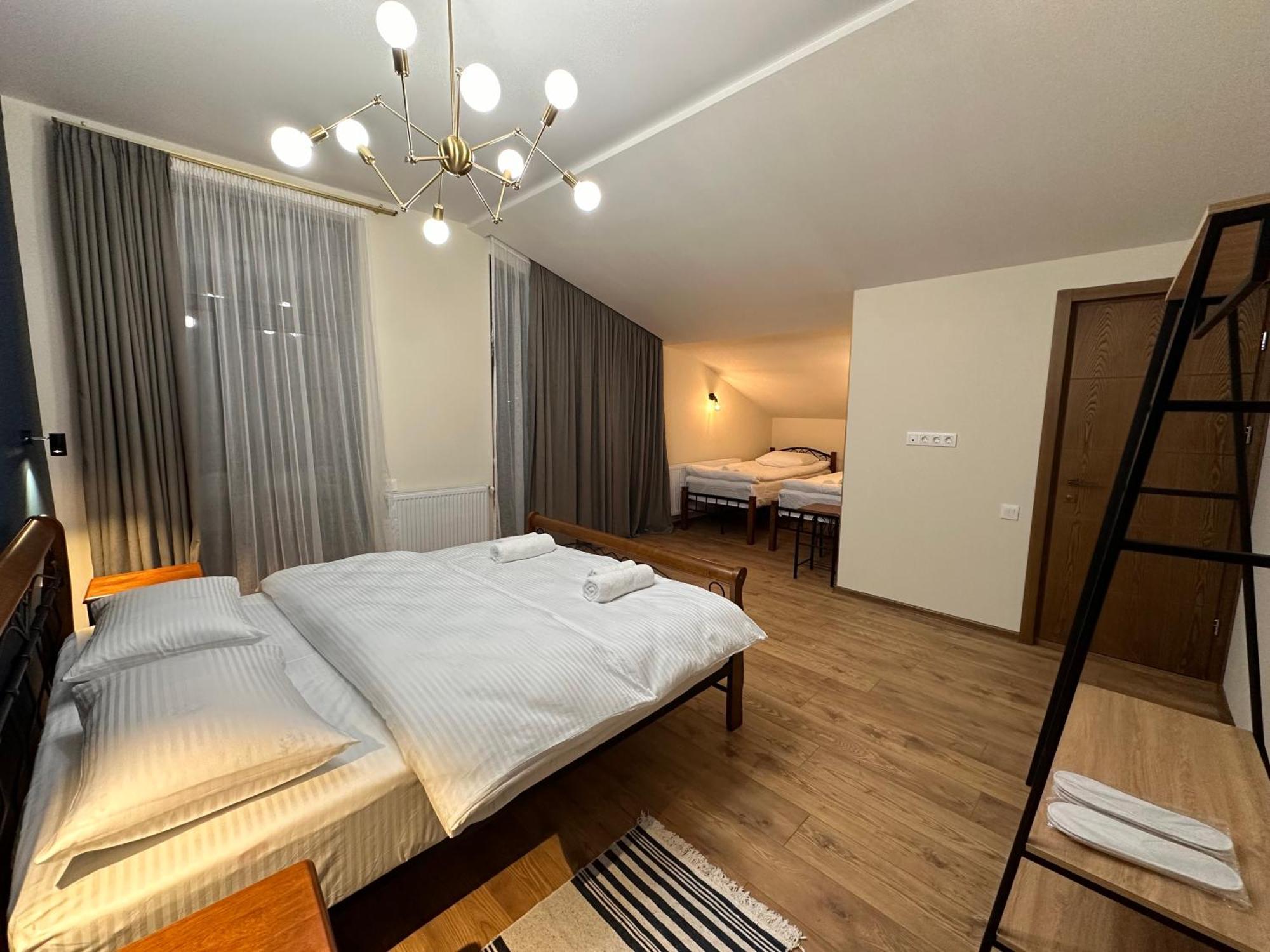Hotel Mountime Kazbegi Екстер'єр фото