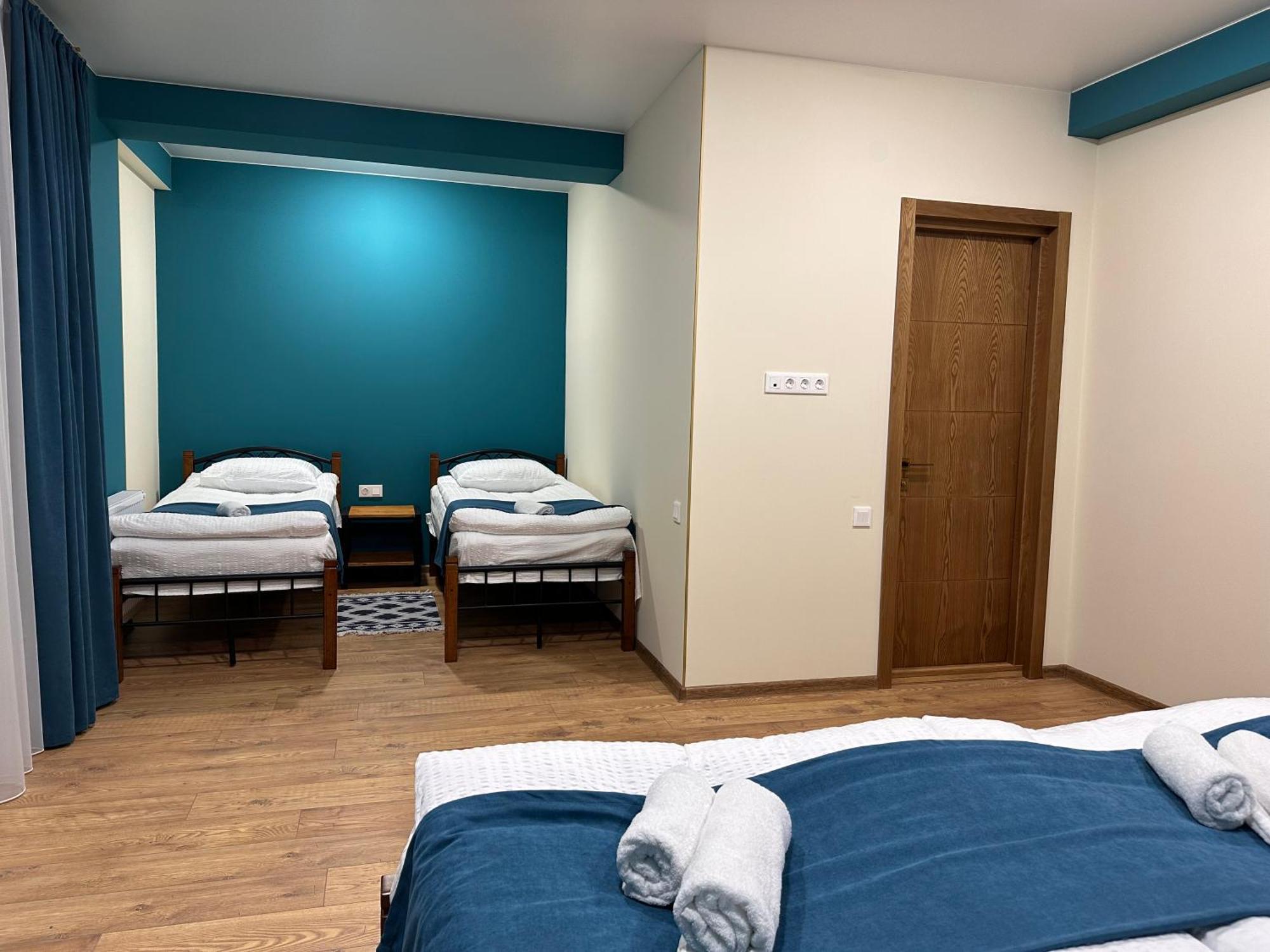 Hotel Mountime Kazbegi Екстер'єр фото