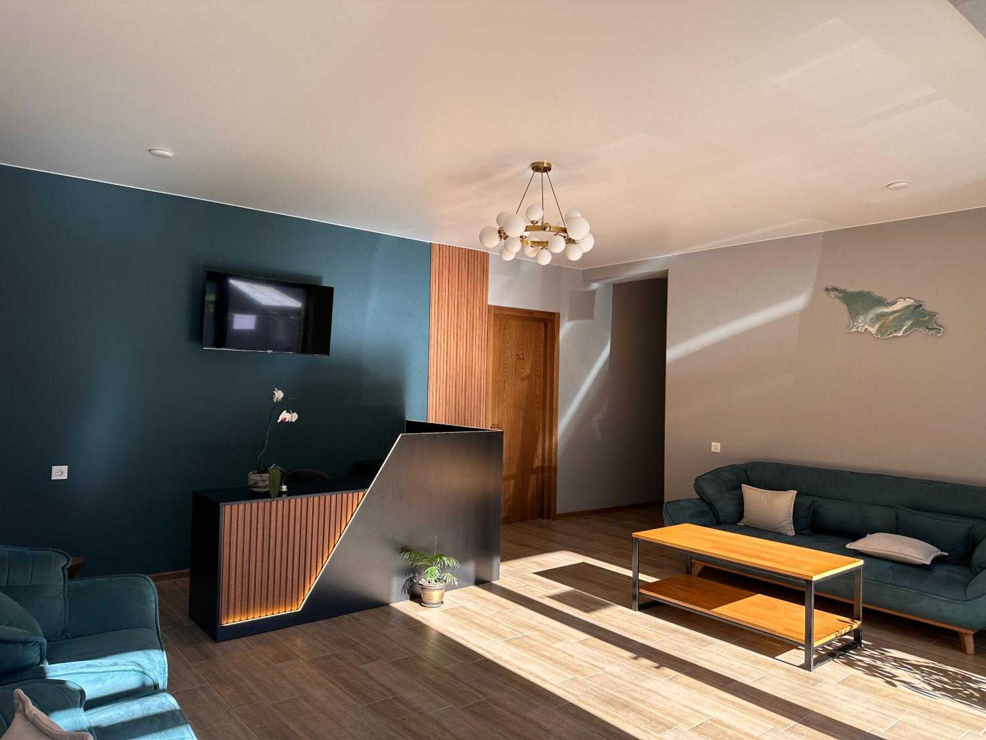 Hotel Mountime Kazbegi Екстер'єр фото