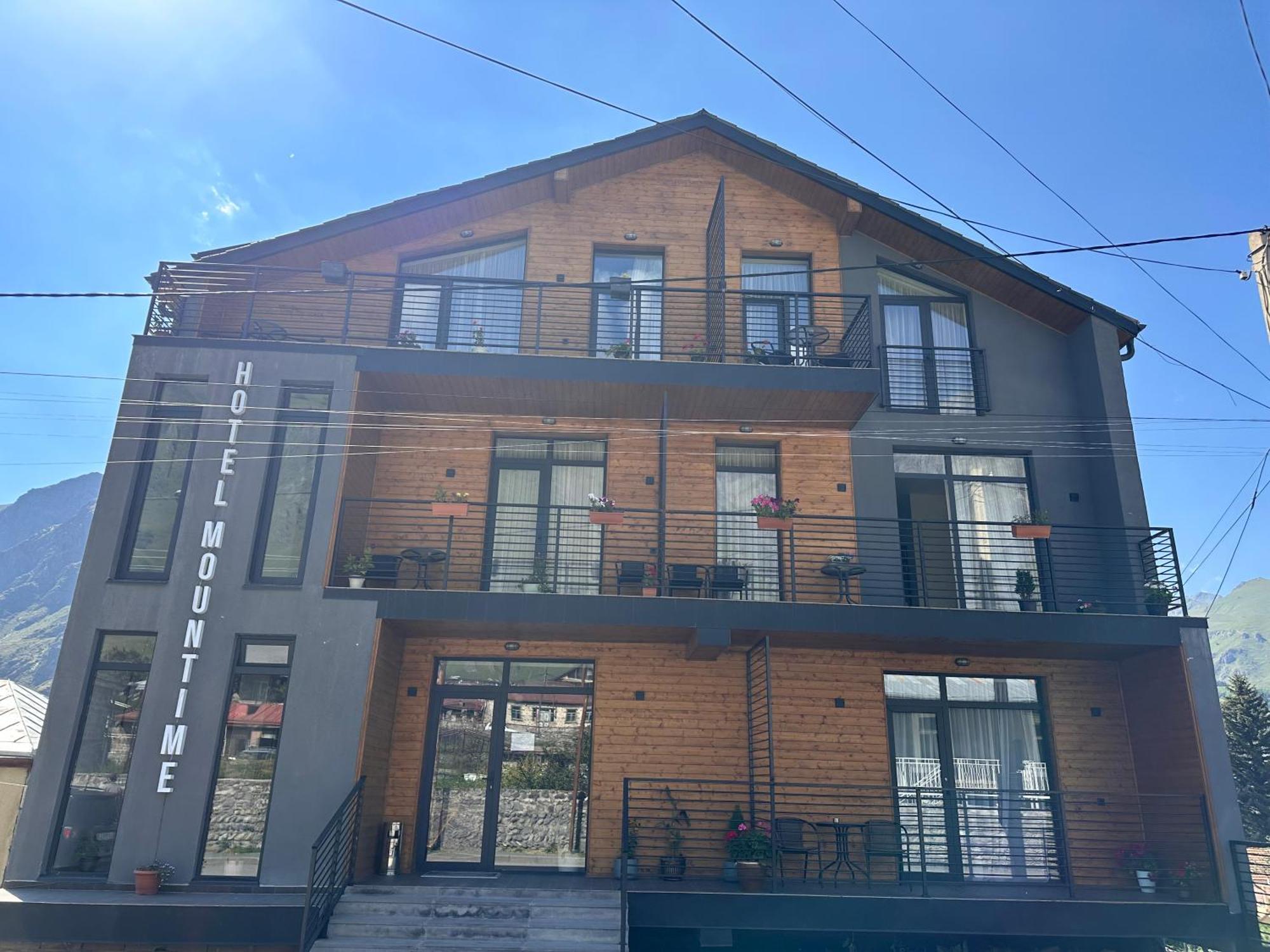 Hotel Mountime Kazbegi Екстер'єр фото