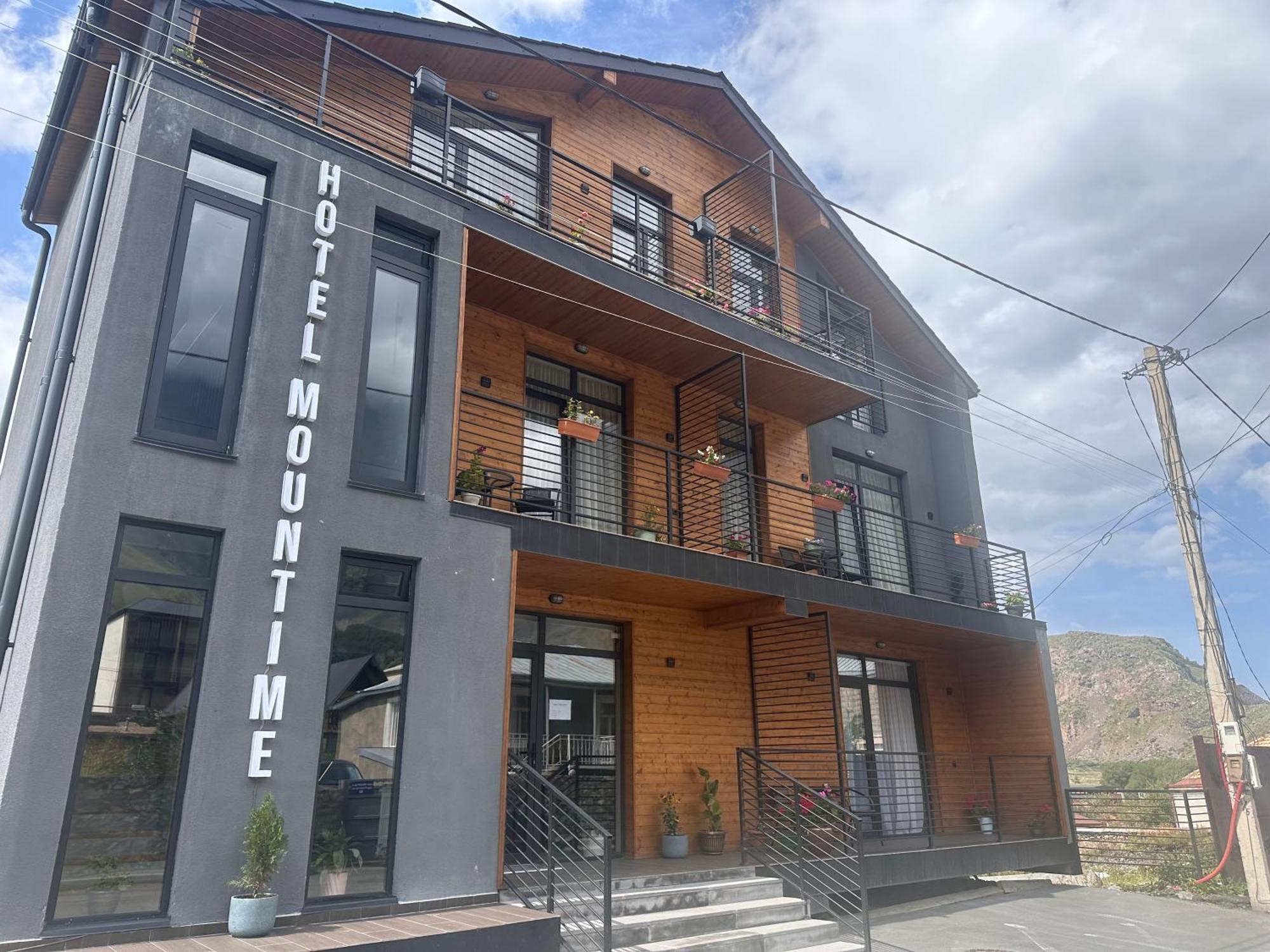 Hotel Mountime Kazbegi Екстер'єр фото